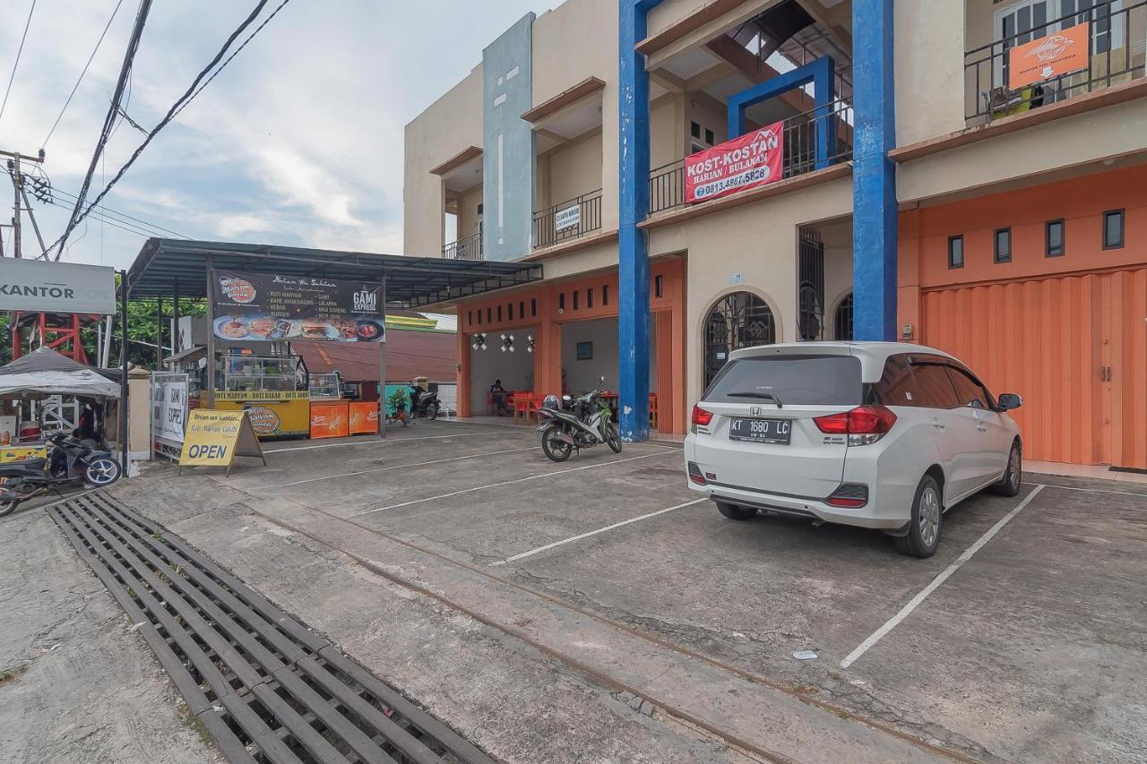 Reddoorz Syariah Near Terminal Batu Ampar 2 Hotel Balikpapan Kültér fotó